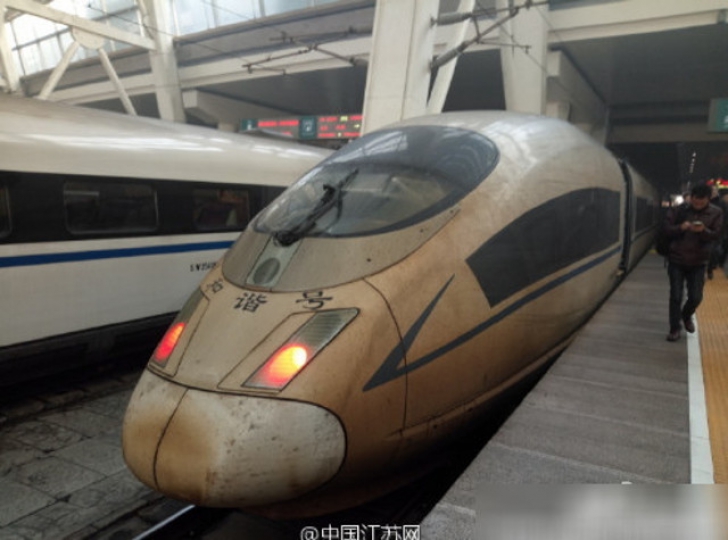 Cum arată un tren de mare viteză, după trecerea prin "AEROPOCALIPSA" din China