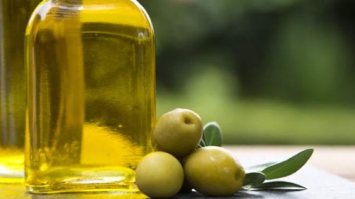 O linguriţă de ulei de măsline luată pe stomacul gol previne o boală cruntă