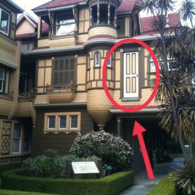 Cum arată casa blestemată din California în care a trăit văduva unui mafiot american