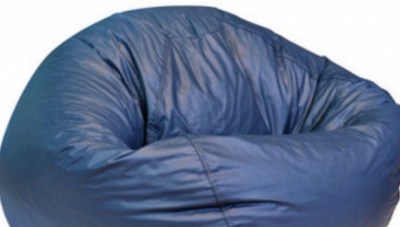 S-a aşezat pe fotoliu şi le-a citit copiilor o poveste. C&acirc;nd s-a ridicat, şoc! Era sub el, mort