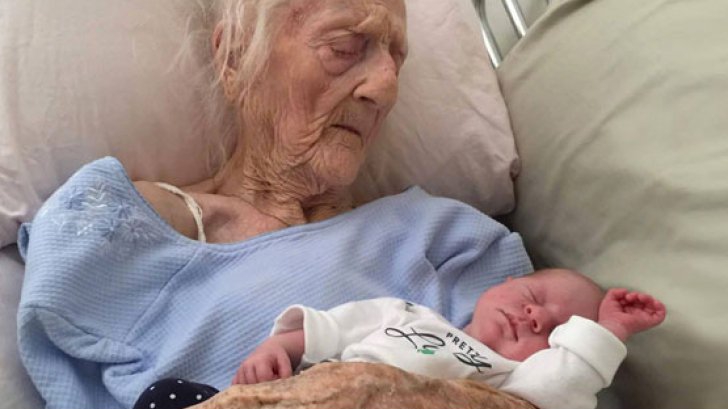 ULUITOR! O femeie de 101 ani a născut un băiețel. Cum a fost posibil aşa ceva