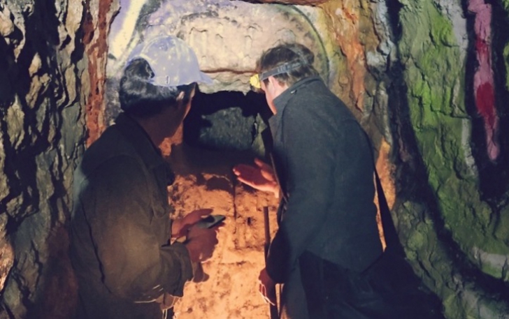 Doi turişti au găsit intrarea SECRETĂ şi INTERZISĂ în catacombele Parisului.Au fost marcaţi pe viaţă