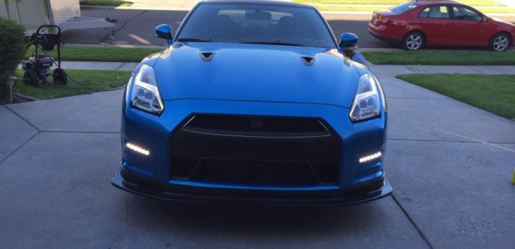 Are o maşină de 1200 CP şi o închiriază cu 765 de dolari pe zi. Cum arată un Nissan GT-R modificat