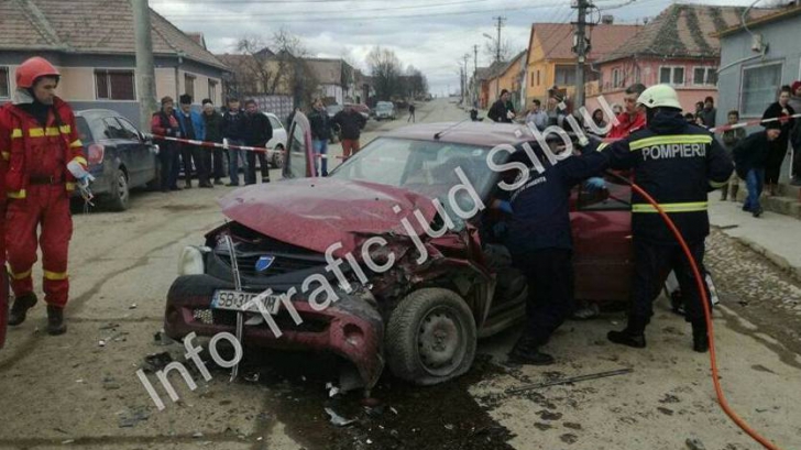 Şofer de 13 ani, accident cu alte două maşini, la Sibiu. Minorul, în stare gravă