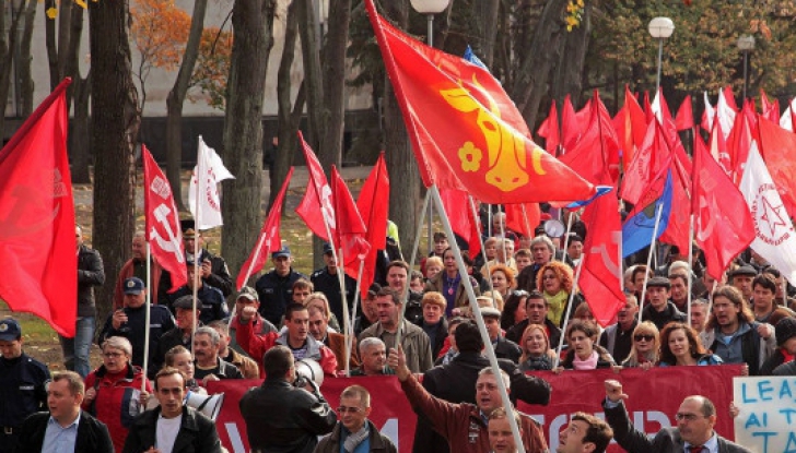 Dodon vrea legalizarea "drapelului moldoveniștilor" și o zi a "statalității Țării Moldovei"