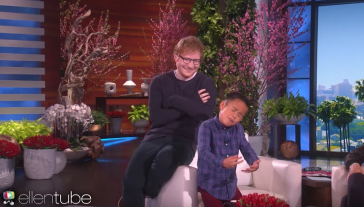 La 8 ani, e celebru pe internet cu o baladă a lui Ed Sheeran. Reacţie de milioane când îl întâlneşte