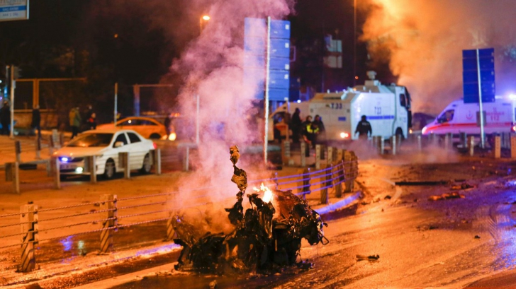 Atac cu bombă în Turcia: un mort şi 15 răniţi