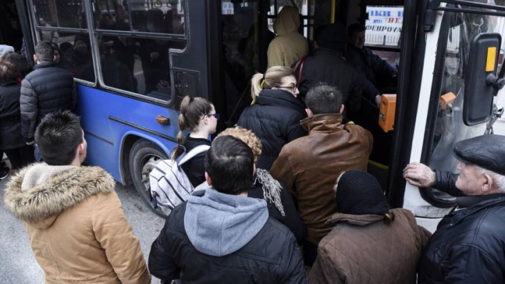 Peste 70.000 de persoane au fost evacuate în Grecia, pentru detonarea unei bombe