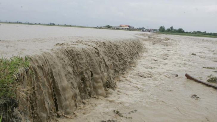 Cod galben de inundații în mai multe județe din ţară - HARTA