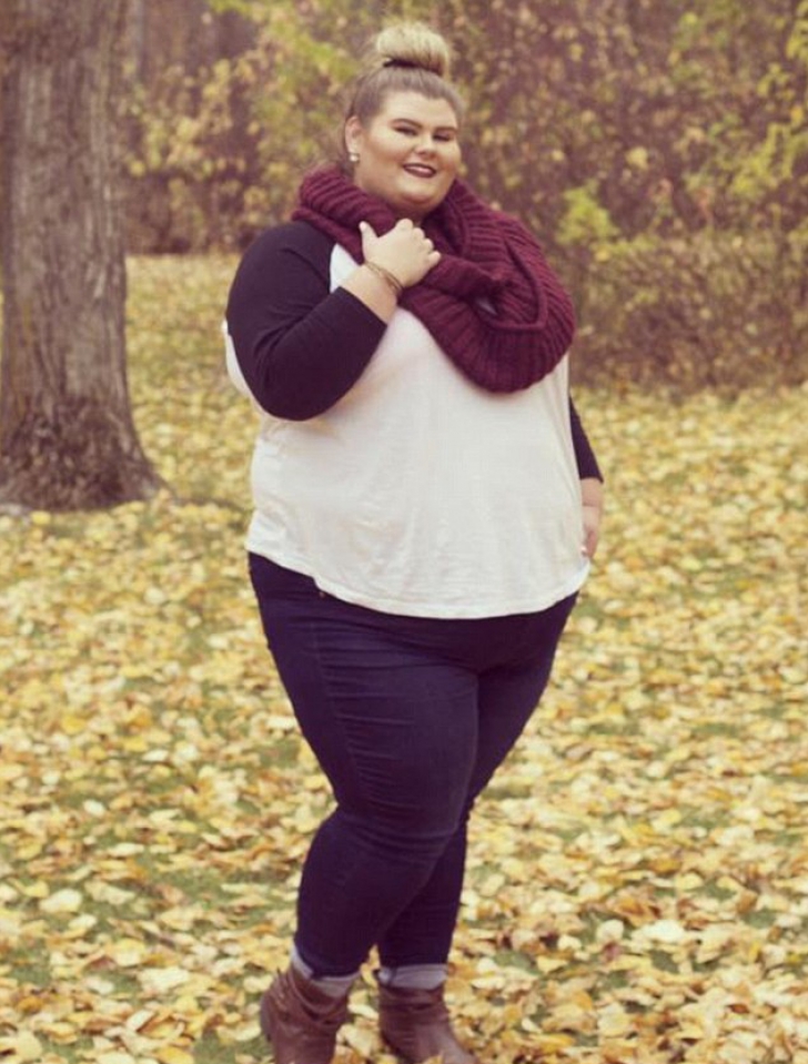 Bloggeriţă făcută de râs într-un magazin! Vânzătoarea i-a smuls hainele din mână. "Nu încerca să..."