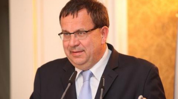 Ministru din Cehia, demis după ce a declarat că roamingul e "un lux"