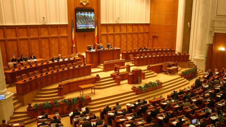 Proiect de lege: creşte numărul membrilor Comisiei de control parlamentar SIE 