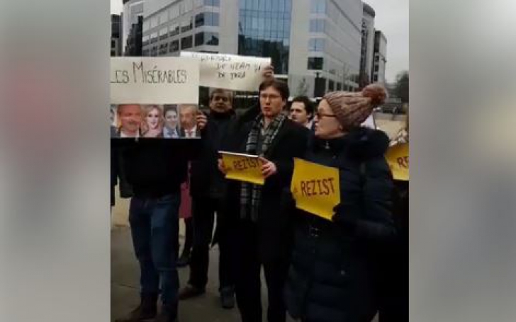 Premierul Grindeanu se întâlnește astăzi cu Donald Tusk. Românii din Bruxelles au ieșit la protest