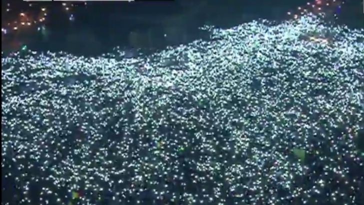 Cel mai impresionant moment din Piaţa Victoriei: 280.000 de lumini aprinse