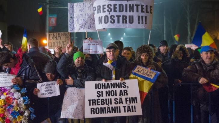 Proteste la Cotroceni: românii au cerut pentru a 16-a zi consescutiv demisia lui Iohannis