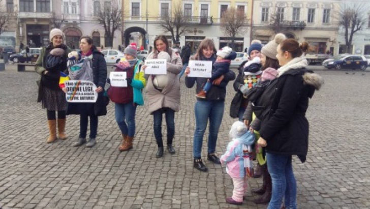 Protestul bebeluşilor din Cluj: "Mai paşnic de atât nu se poate"