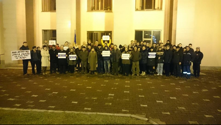 Mesajul emoţionant de la protestul de aseară dintr-o localitate din judeţul Alba: "Părinții au..."