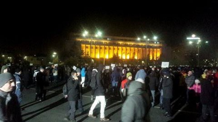 Gestul unui patron român pentru angajaţi: program FLEXIBIL ca să meargă la PROTESTE