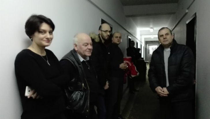 Protest spontan la Consiliul Judeţean Botoşani
