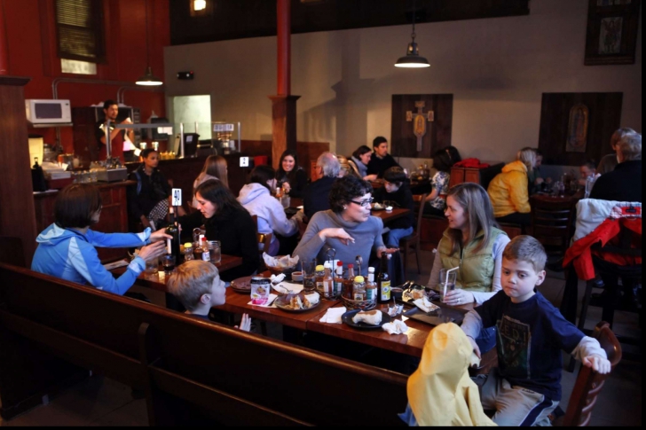 Ai copil educat? Beneficiezi de o reducere de 13 euro. Aflaţi unde se aplică reducerea