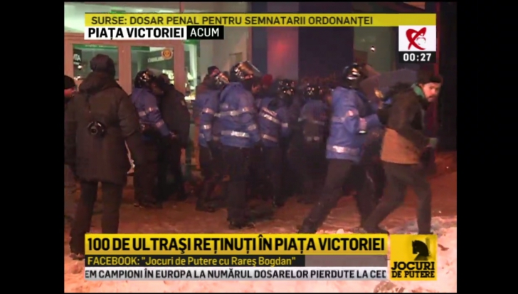 Protest imens și pașnic la București, sfârșit cu incidente: 8 răniţi. 20 de ultraşi, reţinuţi