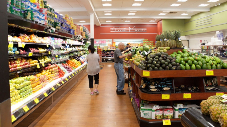 Ce drepturi pot obţine lucrătorii din supermarket? O lege ce te interesează dacă lucrezi în privat