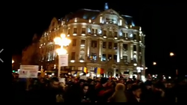 Moment emoţionant, la Timişoara, în timpul protestului. Ce au cântat mii de voci, la unison - VIDEO