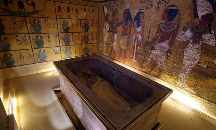 Camera ascunsă din mormântul lui Tutankhamon