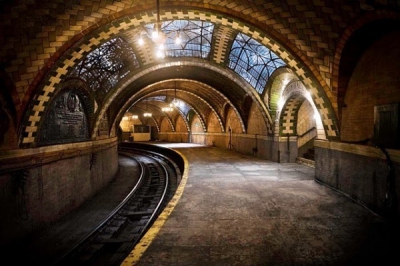 Staţia SECRETĂ de metrou, ascunsă sub Primărie de 70 de ani. Ce lucruri se petrec acolo