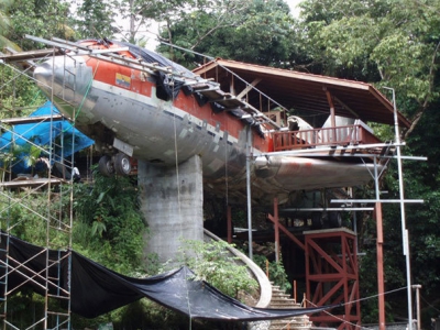 Au găsit epava unui avion în jungla din Costa Rica.Au intrat în fuselaj, ŞOC!De neînchipuit aşa ceva