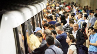 Studenţii cer ca metroul din Bucureşti să circule şi noaptea