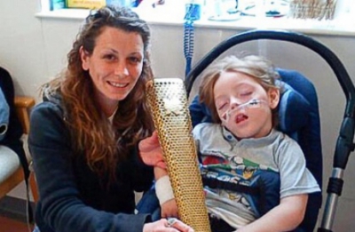 A ajuns la mormântul fiului şi a simţit cum se prăbuşeşte! Piatra funerară DISPĂRUSE. Motivul, IREAL