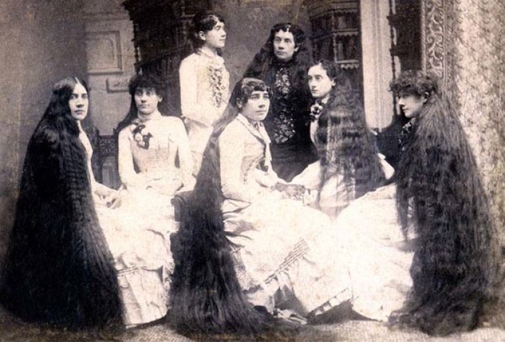 Crunta poveste a surorilor Sutherland, fetele cu cel mai lung păr. Puțini știu ce soartă au avut  