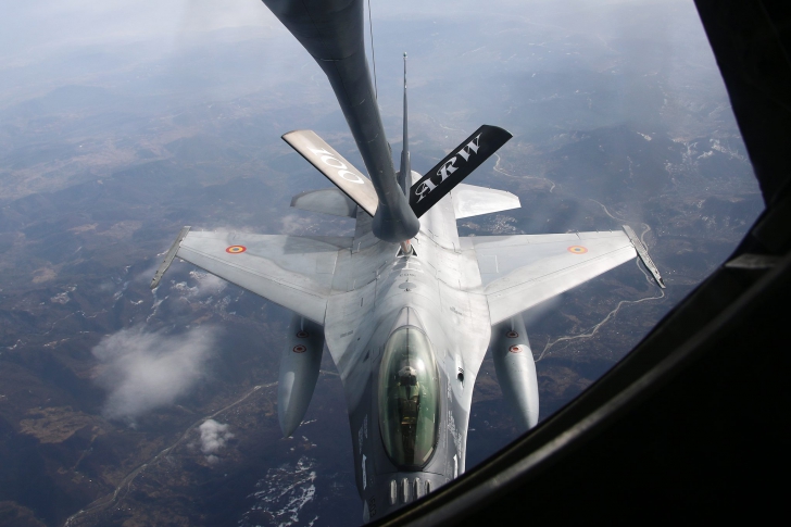 Prima misiune deasupra României a noilor avioane F-16 Fighting Falcon! Imagini incredibile