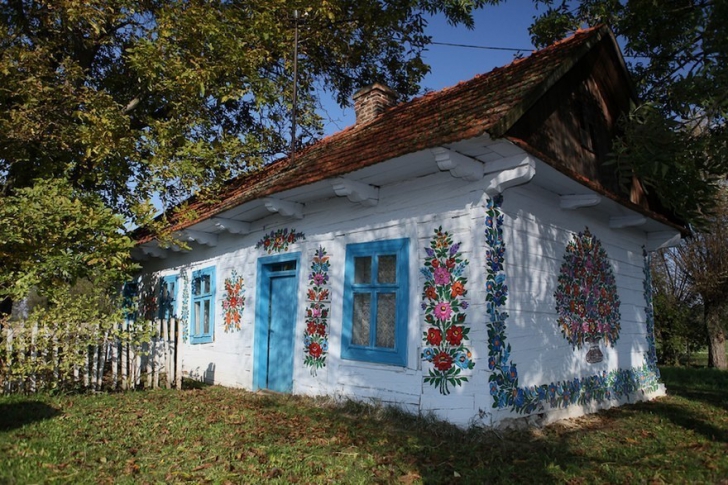 Cel mai colorat sat din lume. Locul în care oamenii niciodată nu sunt trişti