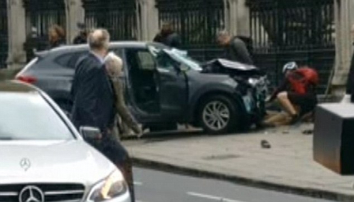 Imaginea care ŞOCHEAZĂ, după atentatul terorist de la Londra: "Nu e posibil să faci aşa ceva!" 