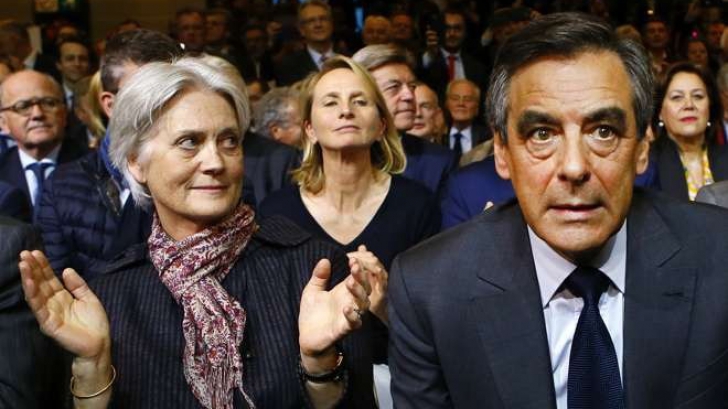 Alegeri Franţa. Lovitură pentru Fillon: soţia sa, REŢINUTĂ de poliţie, în scandalul angajării false