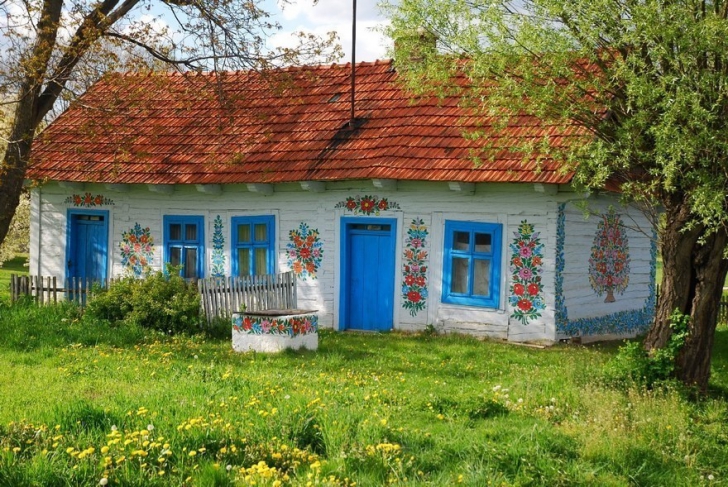 Cel mai colorat sat din lume. Locul în care oamenii niciodată nu sunt trişti