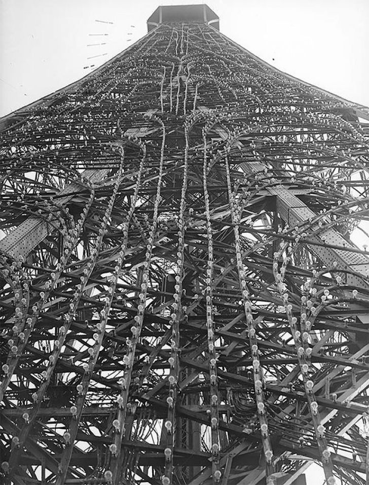 Cum a fost construit Turnul Eiffel. Ce era înainte acolo. DURERE în ridicarea simbolului Parisului
