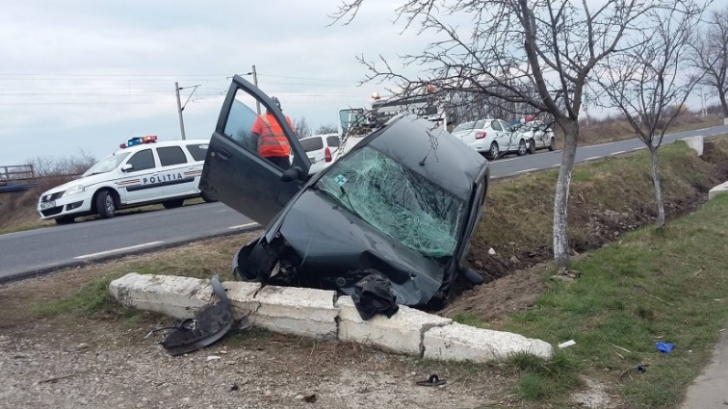 Doi morți și un rănit grav, în uma unui accident rutier petrecut pe DN 25 / Foto: viata-libera.ro