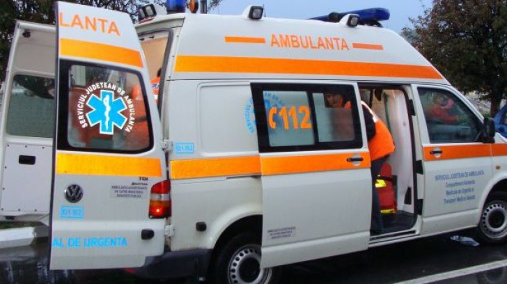 Incident la un liceu din Ploieşti. Patru elevi au ajuns la spital
