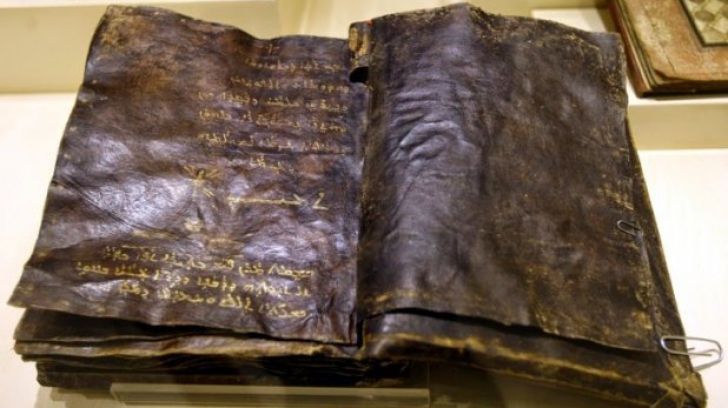 A apărut Biblia care pune pe jar Biserica! De ce a fost ţinut documentul în secret peste 2000 de ani