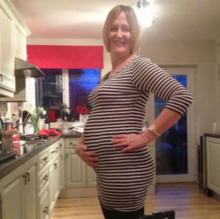 A crezut că e gravidă la 53 de ani. După 9 luni, şoc. Ce avea, de fapt, femeia în burtă?