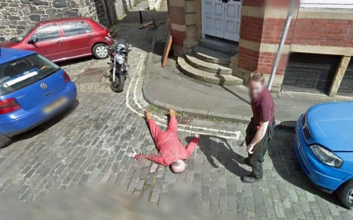 Cele mai ciudate poze suprinse pe Google Maps. În ce lume trăim?