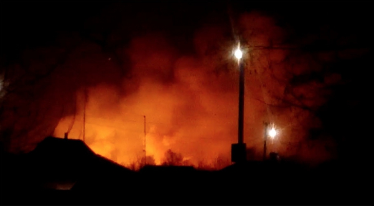 Explozie, urmată de incendiu la un depozit de armament din Ucraina(VIDEO)