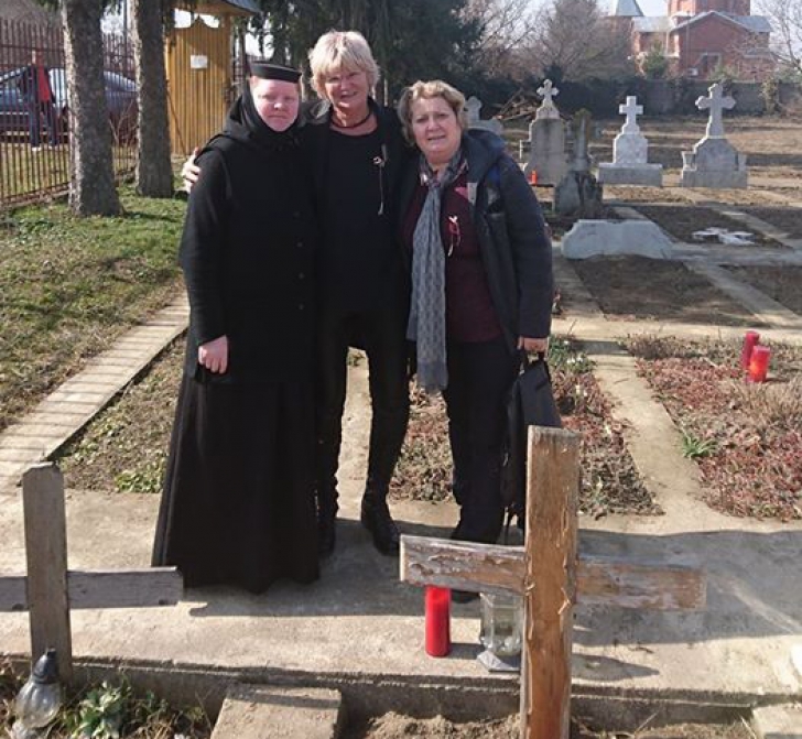 Monica Tatoiu a ajuns la mănăstire 