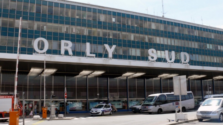 Focuri de armă pe Aeroportul Orly, din Paris: un mort