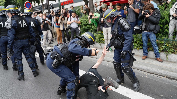 Proteste la Paris după împuşcarea unui cetăţean chinez. Val de furie din partea opiniei publice
