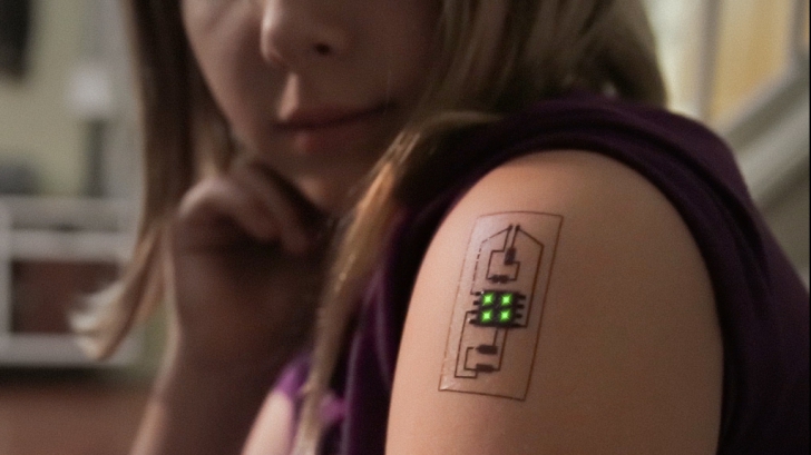 Tatuajele viitorului au devenit realitate: îți monitorizează sănătatea și te "transformă" în cyborg