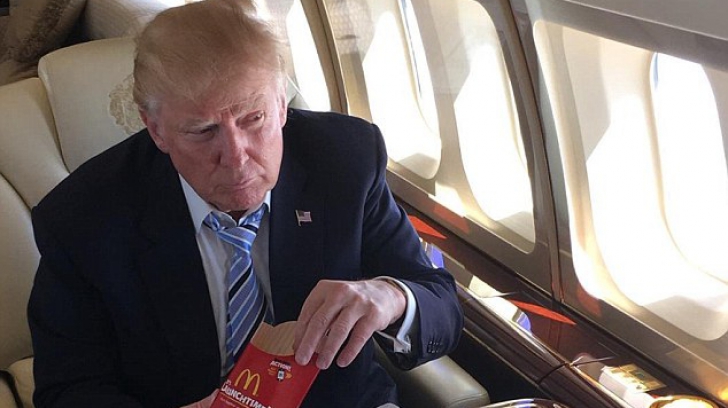Donald Trump, atacat pe Twitter de reprezentanţii McDonald. "Eşti o scuză dezgustătoare!" 